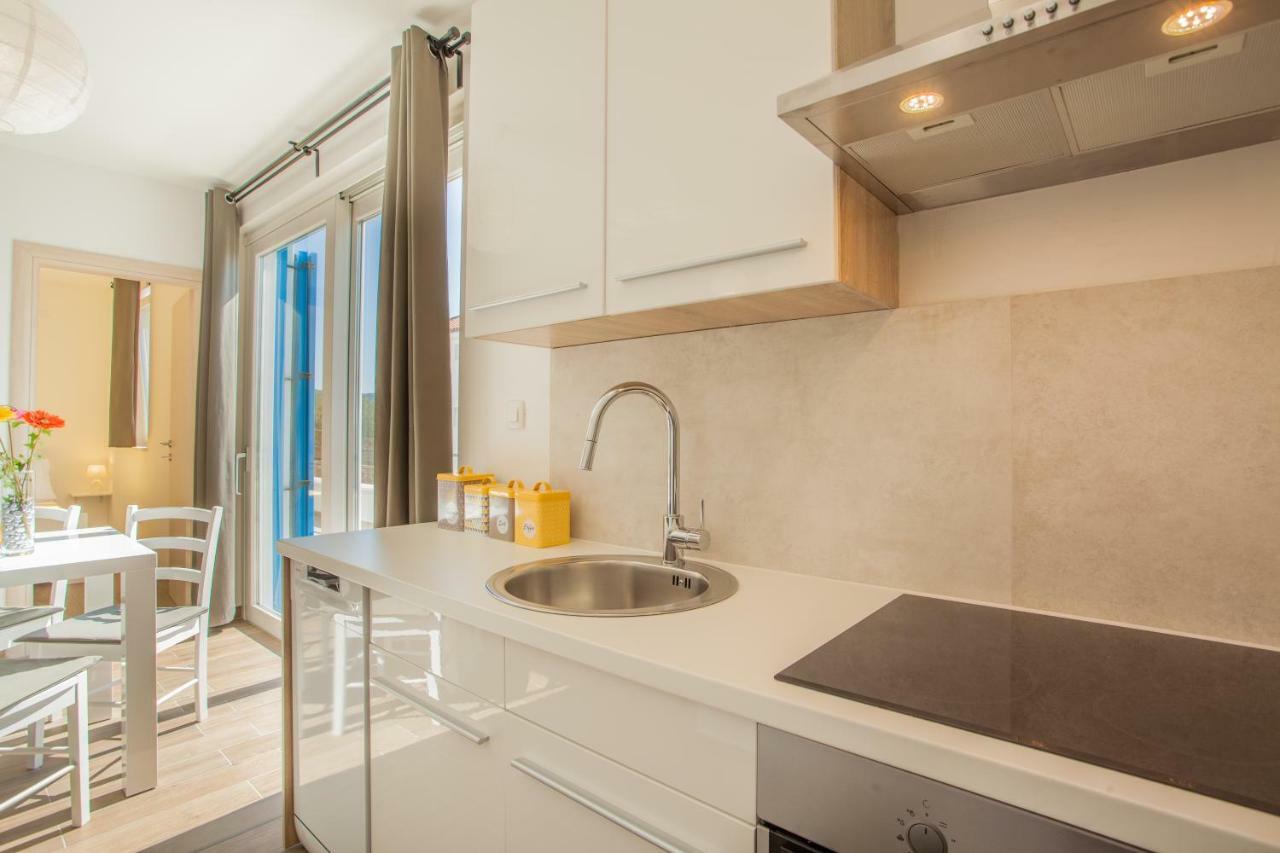 Apartment D Cres Bagian luar foto