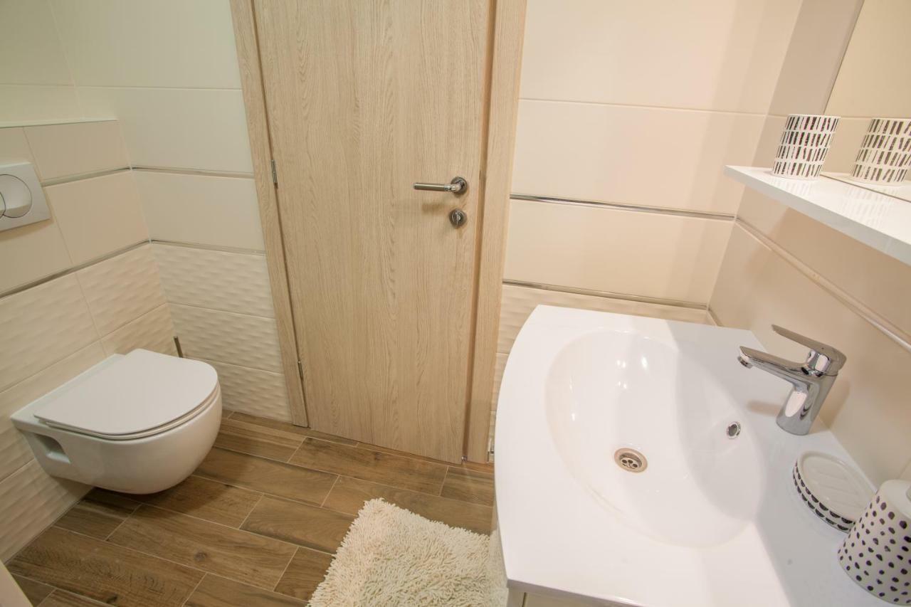 Apartment D Cres Bagian luar foto