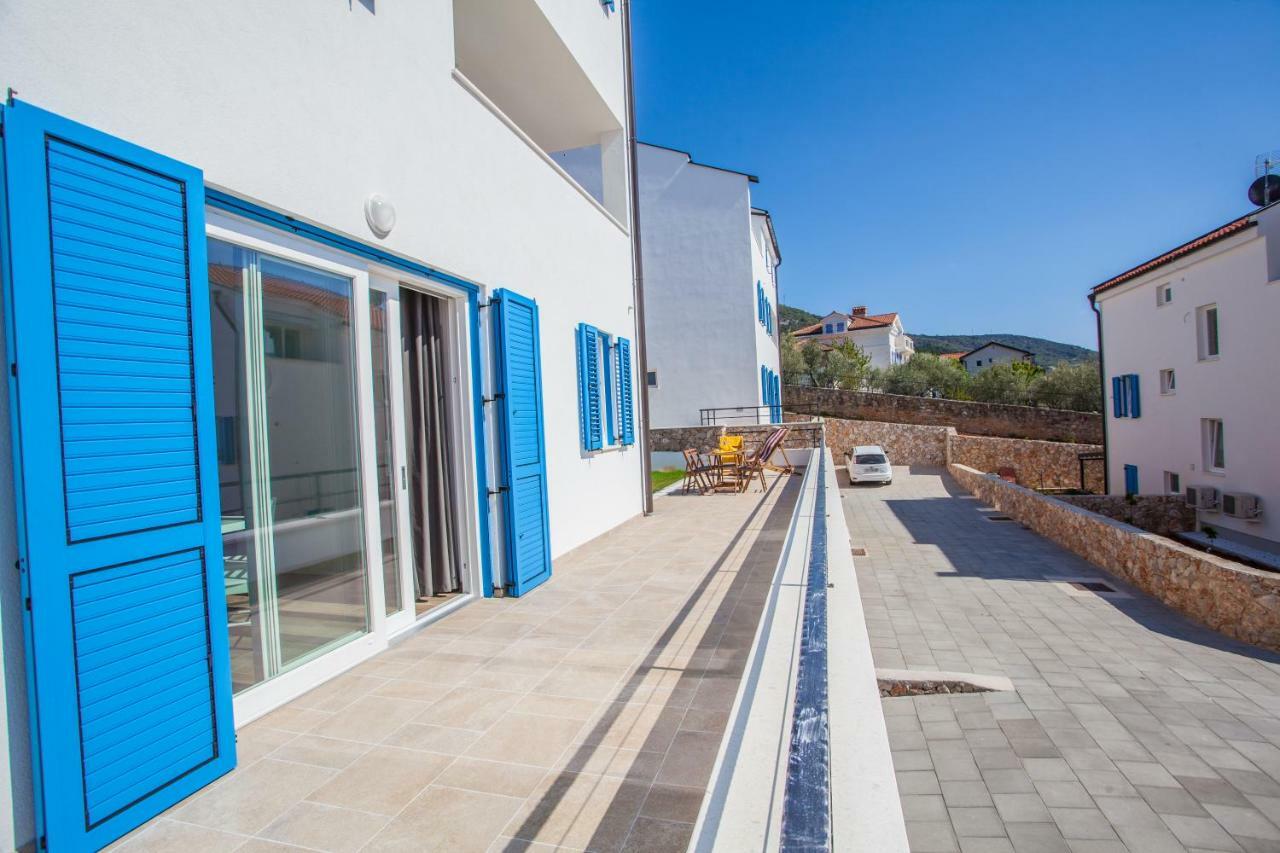 Apartment D Cres Bagian luar foto