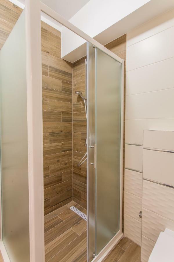 Apartment D Cres Bagian luar foto