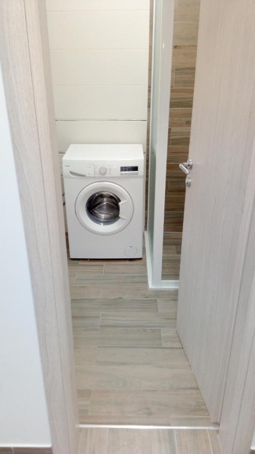 Apartment D Cres Bagian luar foto